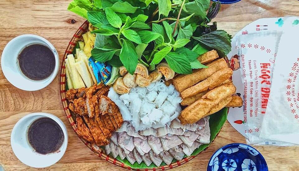 Experience Hanoi Tours with sustainable dining